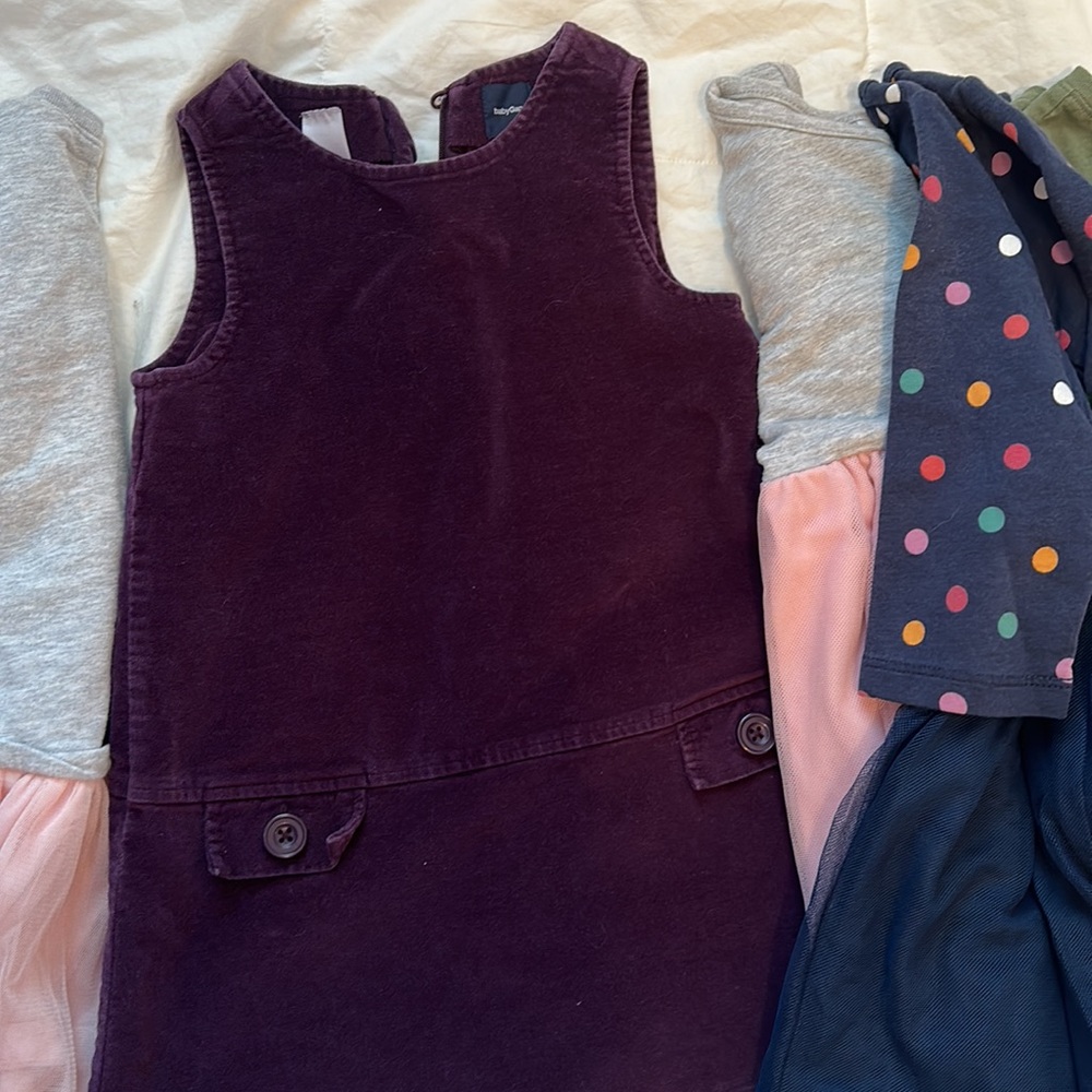 Bundle of 3T dresses. 5 long sleeve and 1 jumper. - Picture 3 of 7
